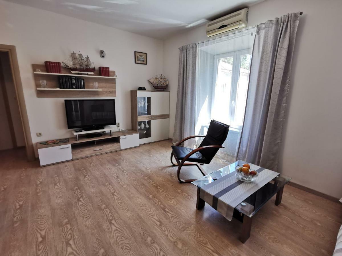 Big And Spacious Apartment In The Heart Of Omiš Εξωτερικό φωτογραφία